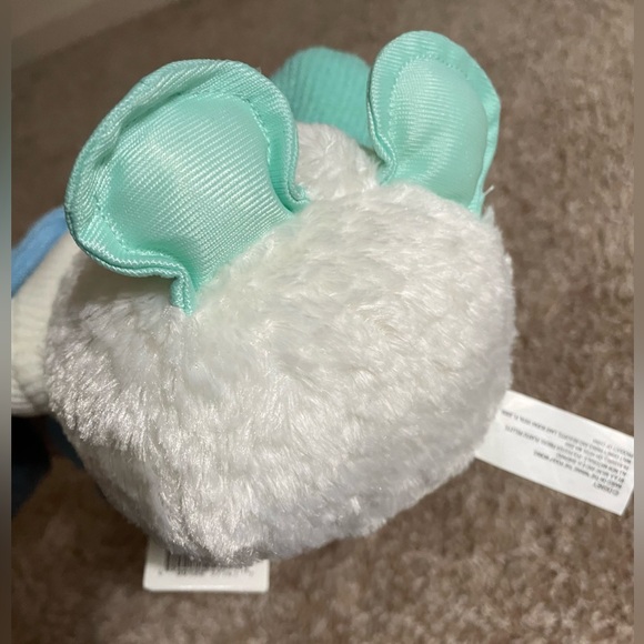 Winter Fun Pooh plush - Picture 6 of 6